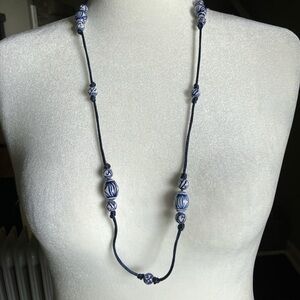 32” Blue & White Porcelain China Beads on silk strand EUC